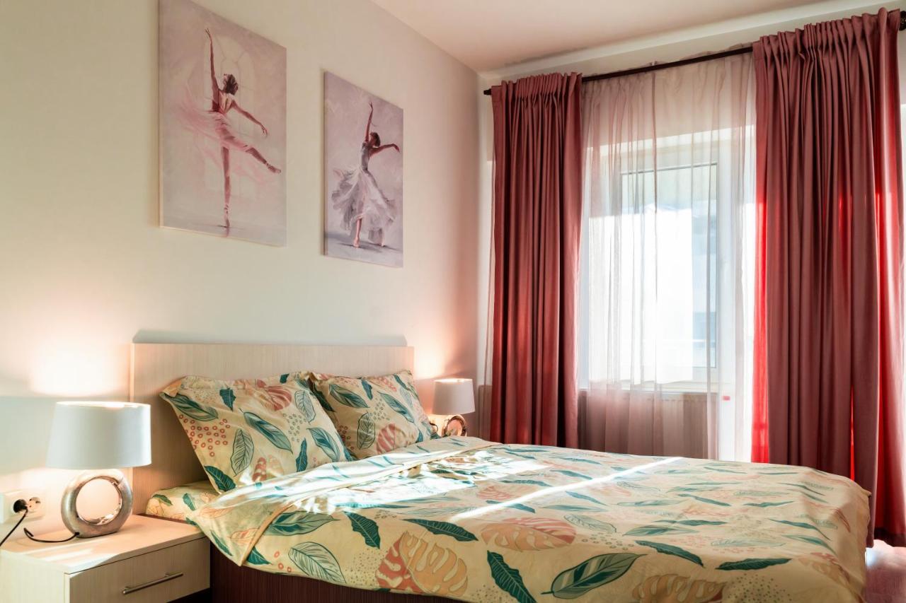 Uniquemoments Airport Apartment & Secure Parking & Airport Shuttle Iasi Eksteriør bilde